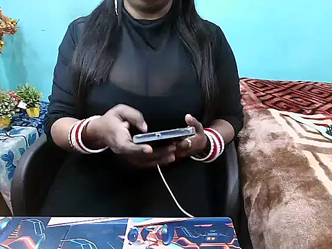 PREETI BABY online show from 11-20-25, 04:23