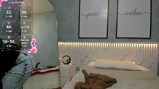Snapshot of Ximenahott_ chatting on 10-10-25, 10:03 Ximenahott online show from 10-10-25, 10:03