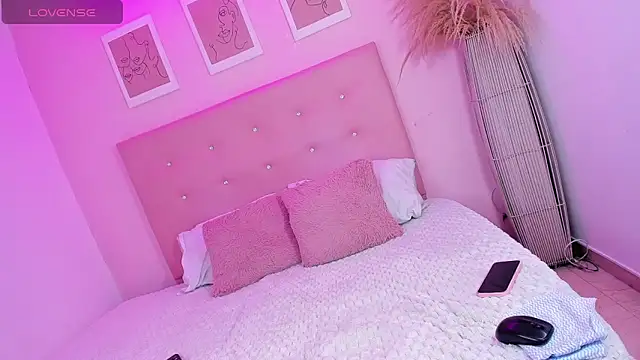 Snapshot of ANNIE_DOLCE_ chatting on 10-23-25, 09:46 ANNIE DOLCE online show from 10-23-25, 09:46