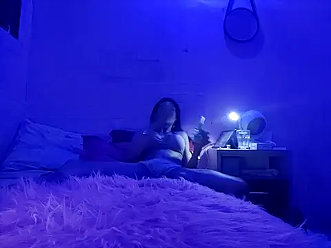 Kellye hotTs online show from 12-23-25, 02:42