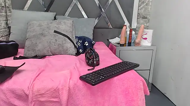 Snapshot of YanetRose chatting on 10-27-25, 03:10 YanetRose online show from 10-27-25, 03:10