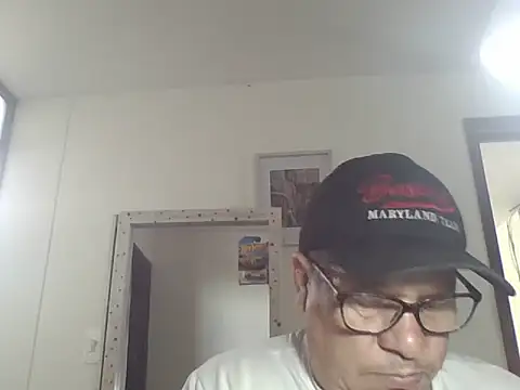 Snapshot of 4Fercho chatting on 10-13-25, 04:29 4Fercho online show from 10-13-25, 04:29