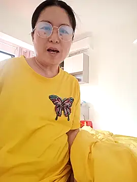 Snapshot of chengcheng12 chatting on 10-23-25, 01:16 chengcheng12 online show from 10-23-25, 01:16