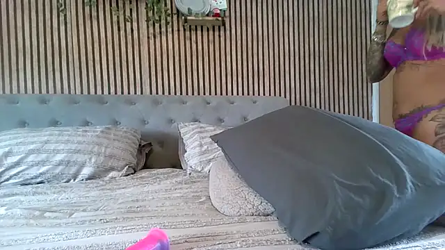 poppyinga1 online show from 04-23-26, 09:19