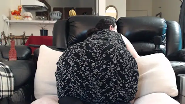 Snapshot of Juicy_Julie469 chatting on 03-06-26, 03:19 Juicy Julie469 online show from 03-06-26, 03:19