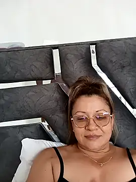 Snapshot of Asuna_yuuky chatting on 10-14-25, 11:44 Asuna yuuky online show from 10-14-25, 11:44