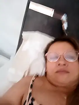 Snapshot of Asuna_yuuky chatting on 11-24-25, 11:32 Asuna yuuky online show from 11-24-25, 11:32