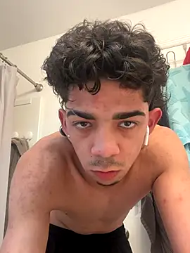 Snapshot of Ryan_12xX chatting on 12-19-25, 08:05 Ryan 12xX online show from 12-19-25, 08:05