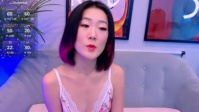 Snapshot of AikoYamada chatting on 09-26-25, 06:17 AikoYamada online show from 09-26-25, 06:17