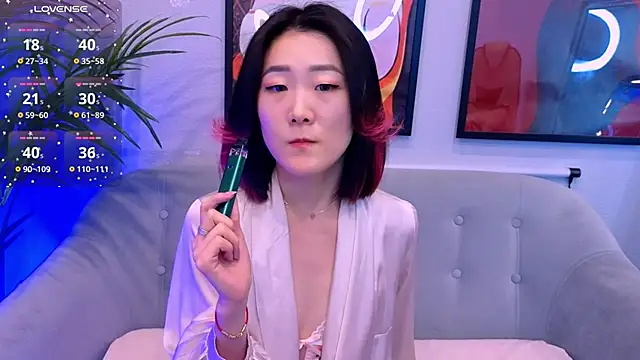 Snapshot of AikoYamada chatting on 09-30-25, 06:18 AikoYamada online show from 09-30-25, 06:18