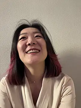 Snapshot of AikoYamada chatting on 10-19-25, 06:47 AikoYamada online show from 10-19-25, 06:47