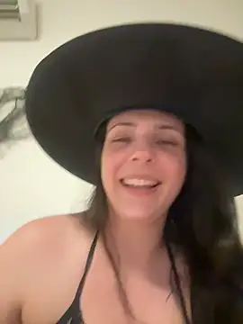 Snapshot of Lady_LauraRose chatting on 11-01-25, 02:13 Lady LauraRose online show from 11-01-25, 02:13