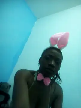 Snapshot of Aurora-Queen chatting on 11-01-25, 04:25 Aurora-Queen online show from 11-01-25, 04:25