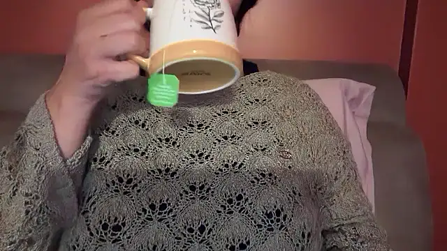 Snapshot of Ofcourseoneday chatting on 10-07-25, 08:11 Ofcourseoneday online show from 10-07-25, 08:11