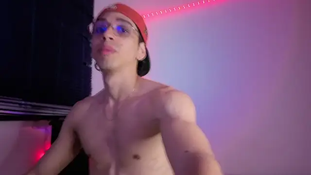 Snapshot of Mike_777king chatting on 03-07-26, 05:26 Mike 777king online show from 03-07-26, 05:26