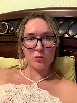 Snapshot of Jugira chatting on 09-14-25, 07:13 Jugira online show from 09-14-25, 07:13