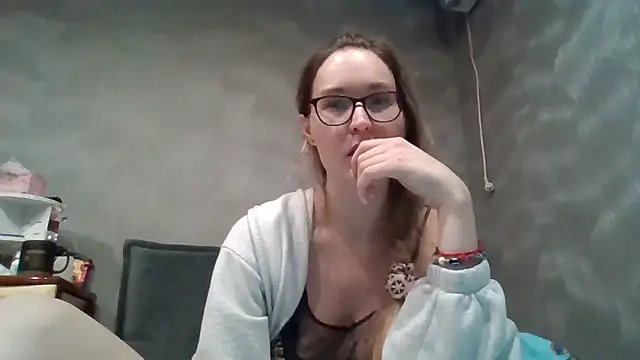 Snapshot of Jugira chatting on 10-05-25, 10:29 Jugira online show from 10-05-25, 10:29