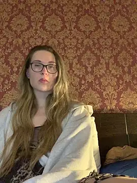 Snapshot of Jugira chatting on 10-08-25, 09:56 Jugira online show from 10-08-25, 09:56