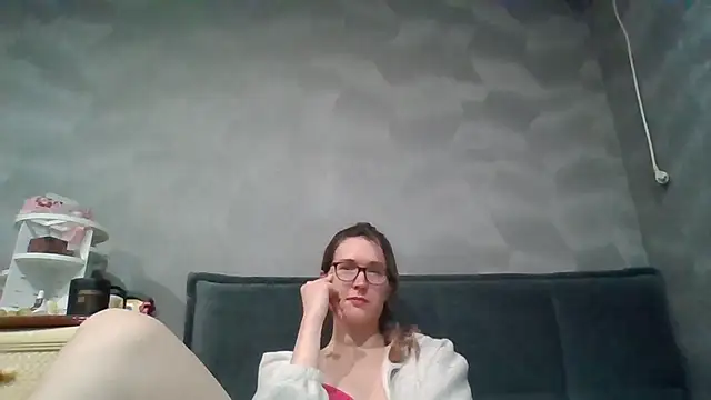 Snapshot of Jugira chatting on 10-09-25, 11:25 Jugira online show from 10-09-25, 11:25