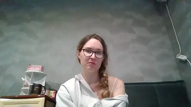 Snapshot of Jugira chatting on 10-24-25, 10:06 Jugira online show from 10-24-25, 10:06