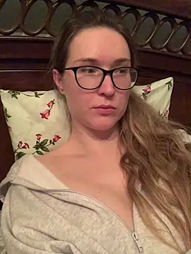 Snapshot of Jugira chatting on 10-31-25, 04:08 Jugira online show from 10-31-25, 04:08