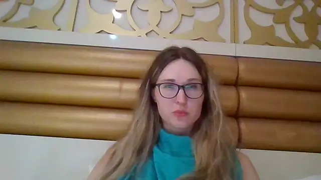 Snapshot of Jugira chatting on 11-12-25, 11:36 Jugira online show from 11-12-25, 11:36