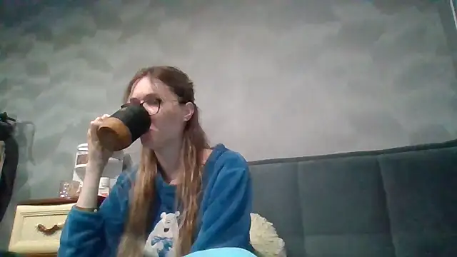 Snapshot of Jugira chatting on 11-25-25, 11:38 Jugira online show from 11-25-25, 11:38