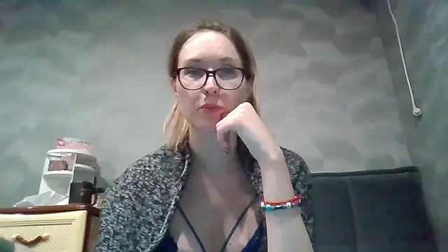 Snapshot of Jugira chatting on 11-27-25, 11:51 Jugira online show from 11-27-25, 11:51