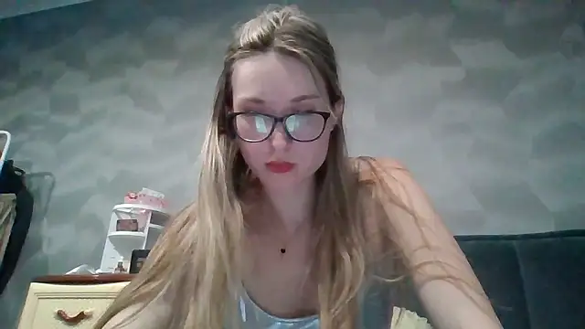 Snapshot of Jugira chatting on 01-10-26, 10:47 Jugira online show from 01-10-26, 10:47