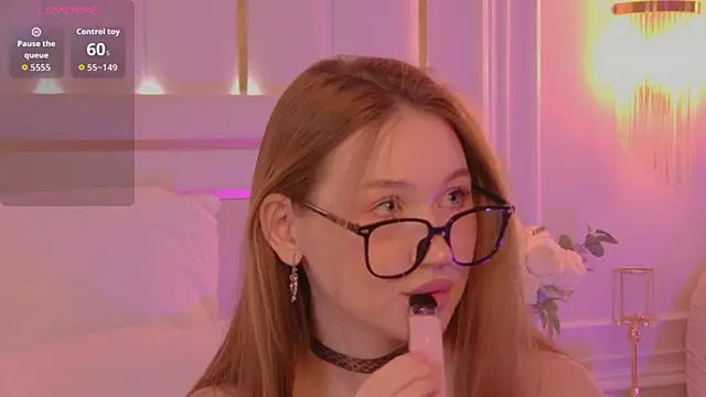 NancySmitts online show from 10-25-25, 03:51