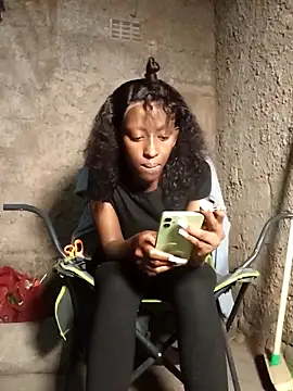 RFeltomWhitJ online show from 09-20-25, 05:36