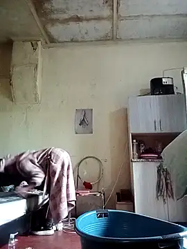 RFeltomWhitJ online show from 11-18-25, 05:01