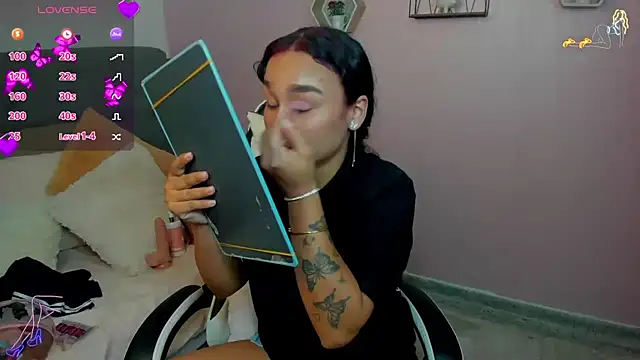 Snapshot of salome_rojas_ chatting on 07-26-26, 04:25 salome rojas online show from 07-26-26, 04:25