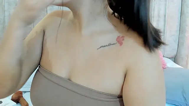 thamiina  online show from 02-23-26, 07:00