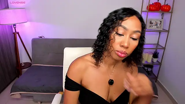 Snapshot of i_lulu chatting on 11-25-25, 04:56 i lulu online show from 11-25-25, 04:56