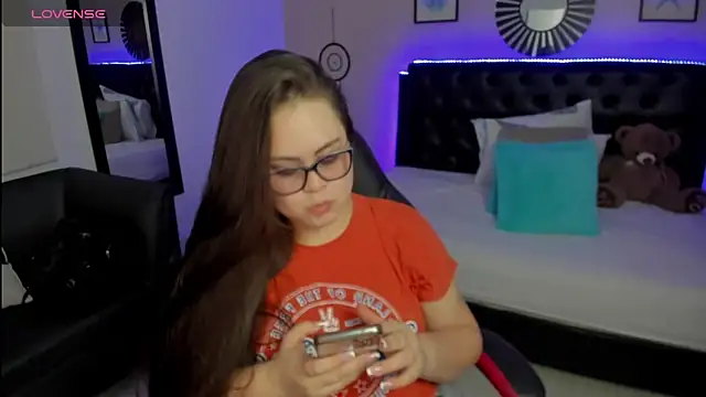 LolaVillalobos online show from 10-08-25, 02:25