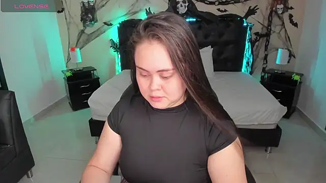 LolaVillalobos online show from 11-01-25, 01:24