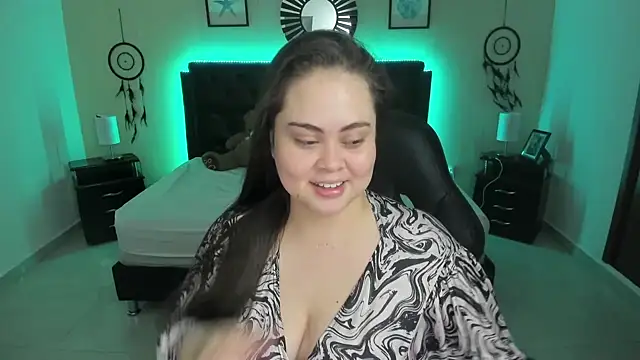 LolaVillalobos online show from 11-23-25, 01:11