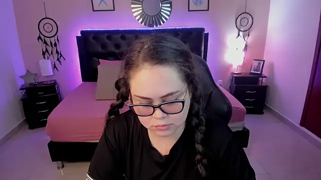 LolaVillalobos online show from 02-12-26, 02:12