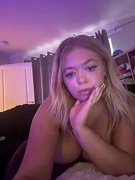 KaylaTrudi online show from 10-19-25, 03:34