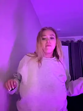 KaylaTrudi online show from 11-19-25, 08:42