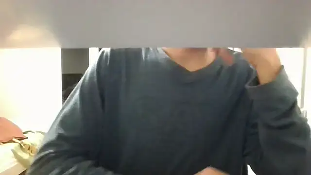 Snapshot of Alexpereezzz chatting on 12-18-25, 06:03 Alexpereezzz online show from 12-18-25, 06:03