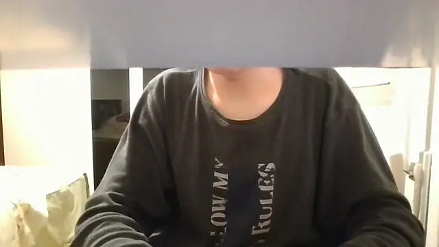 Snapshot of Alexpereezzz chatting on 02-19-26, 12:17 Alexpereezzz online show from 02-19-26, 12:17