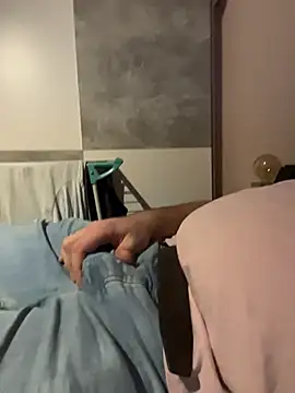 Snapshot of Lars2306 chatting on 12-01-25, 02:33 Lars2306 online show from 12-01-25, 02:33