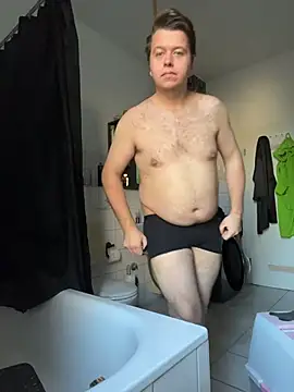 Snapshot of Lars2306 chatting on 12-05-25, 01:52 Lars2306 online show from 12-05-25, 01:52