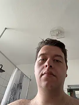 Snapshot of Lars2306 chatting on 03-06-26, 10:45 Lars2306 online show from 03-06-26, 10:45