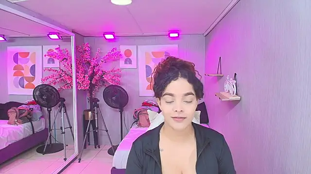 Snapshot of Maggy_t18 chatting on 05-22-26, 03:24 Maggy t18 online show from 05-22-26, 03:24