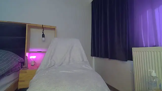 Snapshot of Melisss0404 chatting on 09-17-25, 09:33 Melisss0404 online show from 09-17-25, 09:33