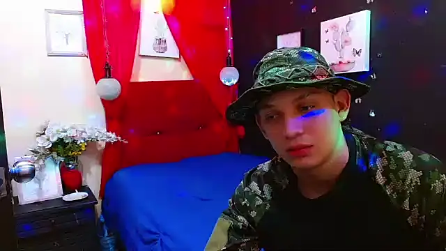 luccasbigcock online show from 10-08-25, 01:47