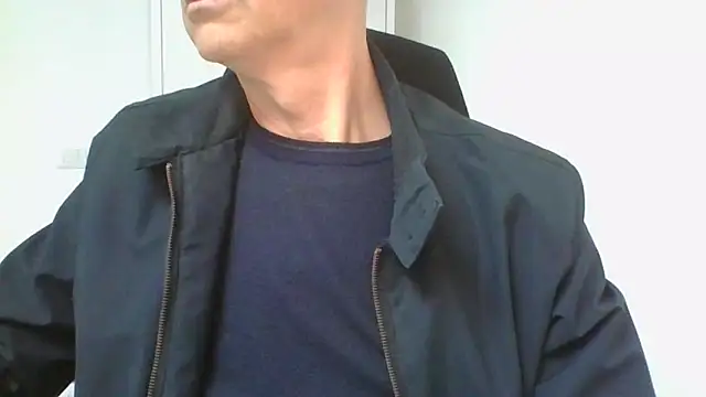 Snapshot of Sensor2000 chatting on 03-12-26, 10:10 Sensor2000 online show from 03-12-26, 10:10